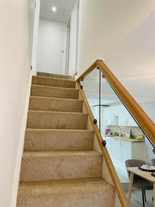 Charming Cottage Close To M4 Bridgend Bridgend  Esterno foto