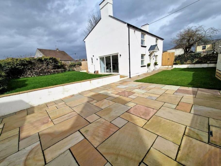 Charming Cottage Close To M4 Bridgend Bridgend  Esterno foto